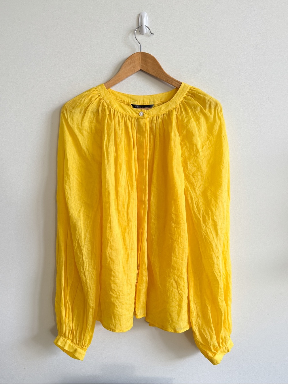 BANANA REPUBLIC • Ramie Balloon Sleeve Blouse in Yellow Umbrella - Picture 2 of 10